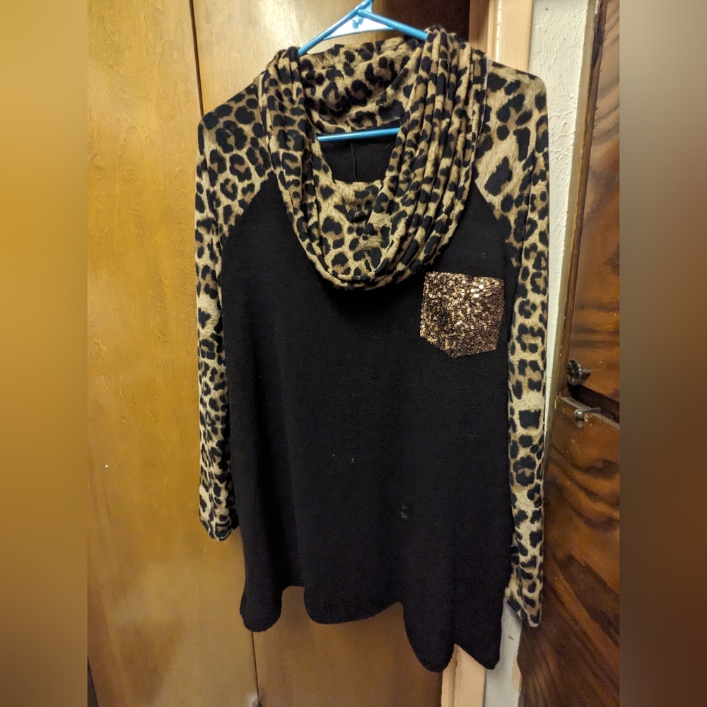 Women's Leopard Print Turtle